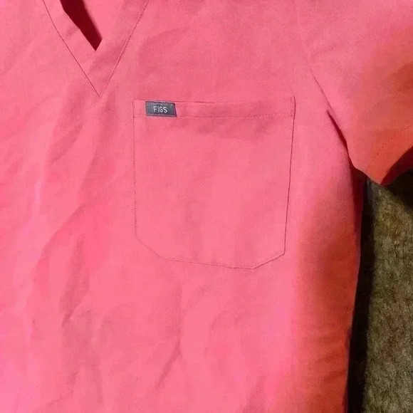 Figs Women's Pink V-Neck Top - Picture 2 of 4